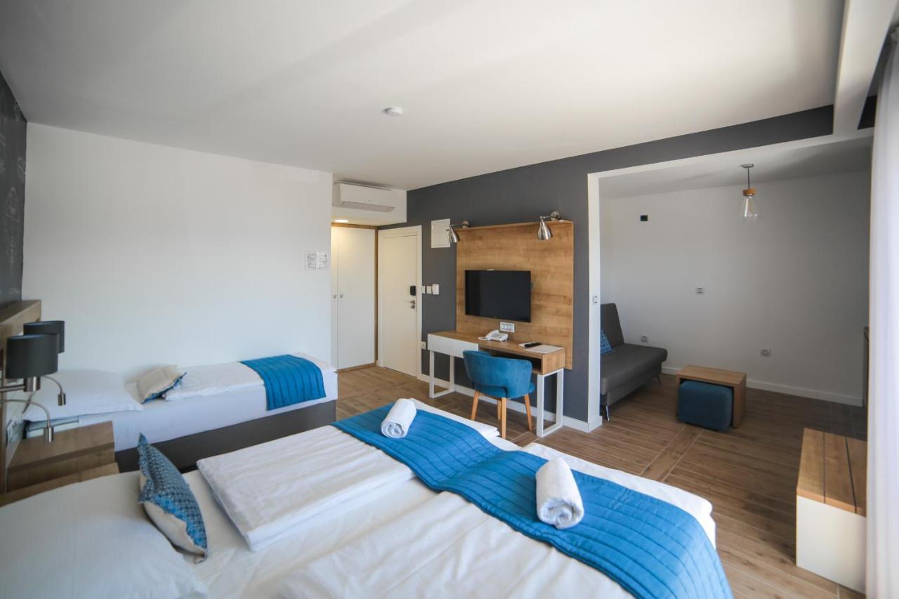 Hotel Ivando - K&S Drvenik  Exteriér fotografie